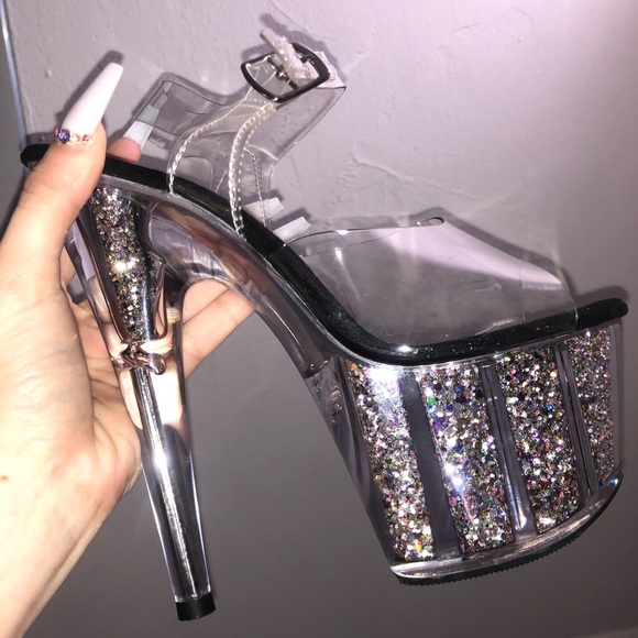 Heels - Picture 2 of 4